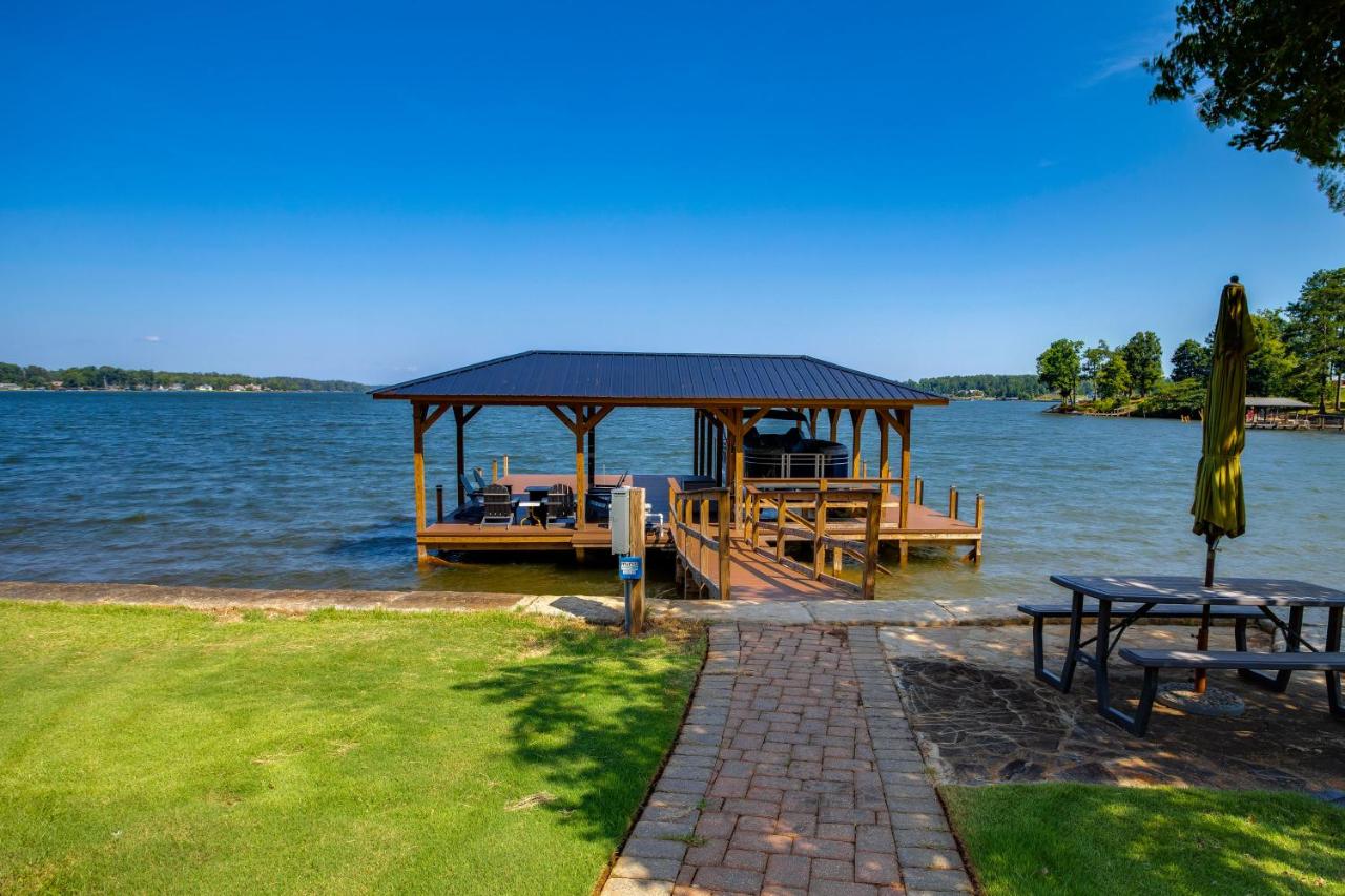 Cast & Relax! Lake Greenwood Stay w/ Dock Access - Bed and Breakfast Chappells