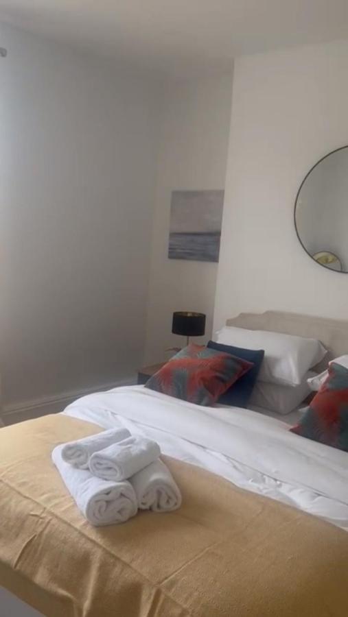 Brand New 1BR Near River Thames - B&B Kingston upon Thames