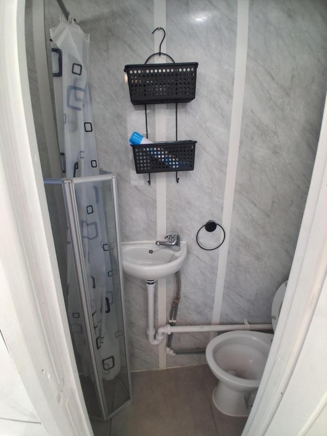 Wood lane - B&B Dagenham