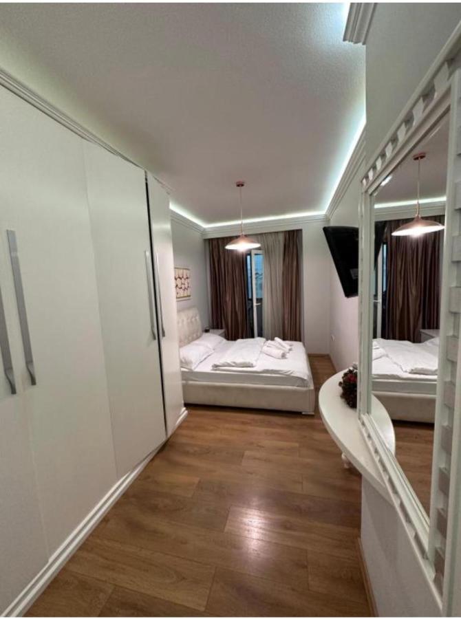 Center Apartment Easy_Luxury - B&B Tirana