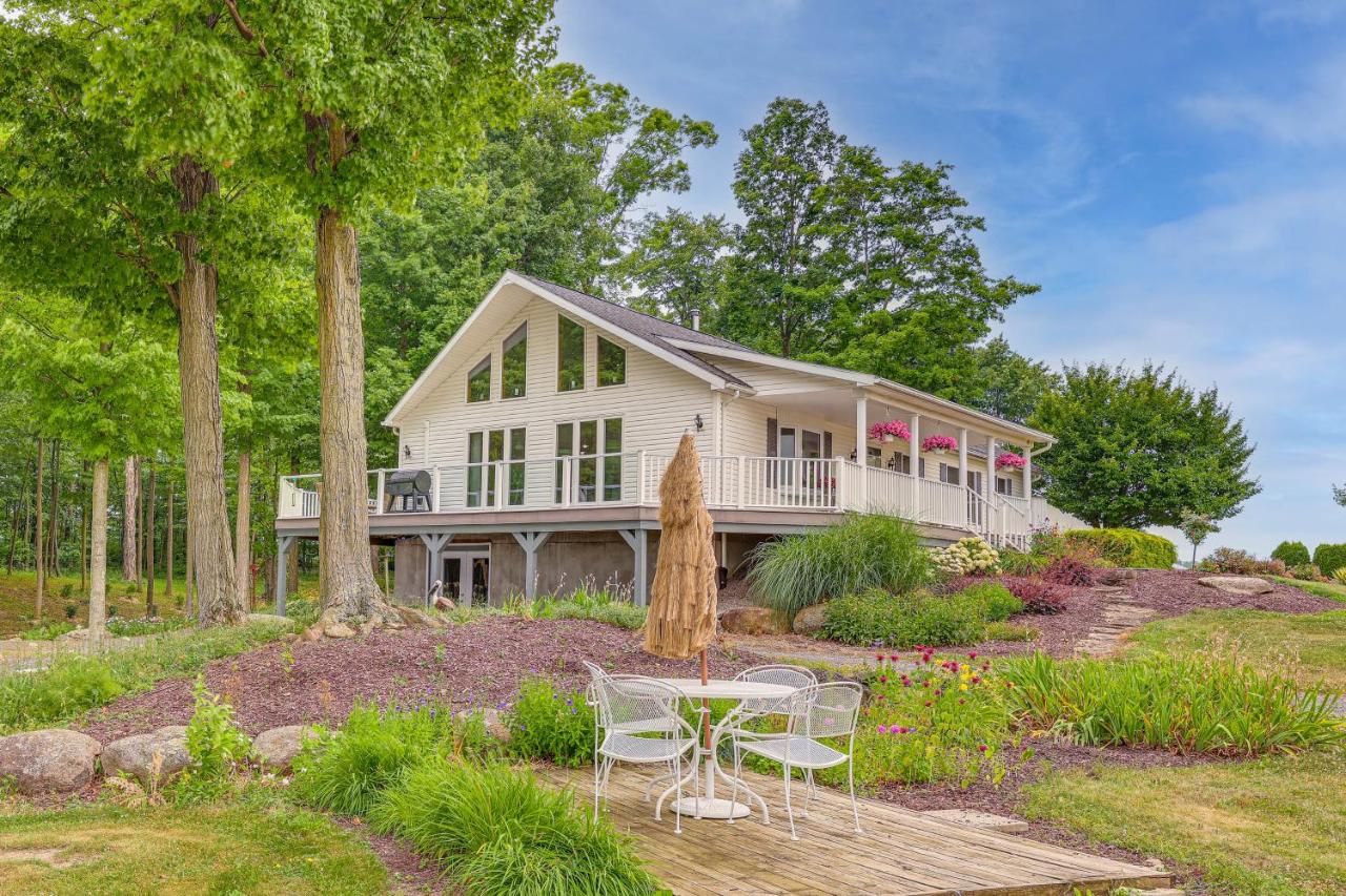 Unplug & Unwind! Romulus Family Gem w/ Swim Pond - Chambres d'hôtes Romulus