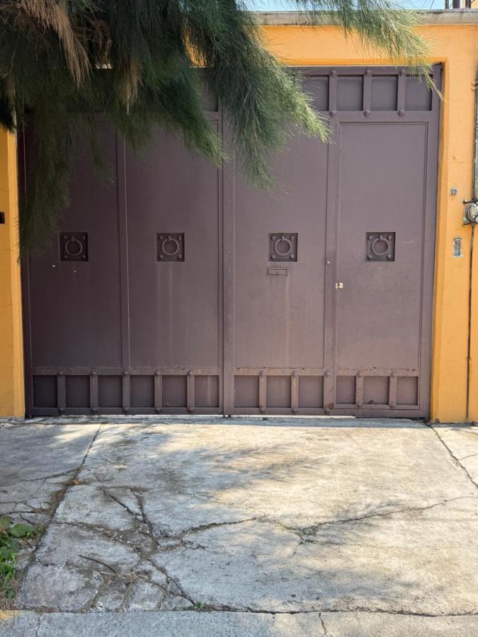 Casa de 1 Piso con Jardín cerca del aeropuerto CDMX 3 Recámaras y Parking - Chambres d'hôtes Mexico