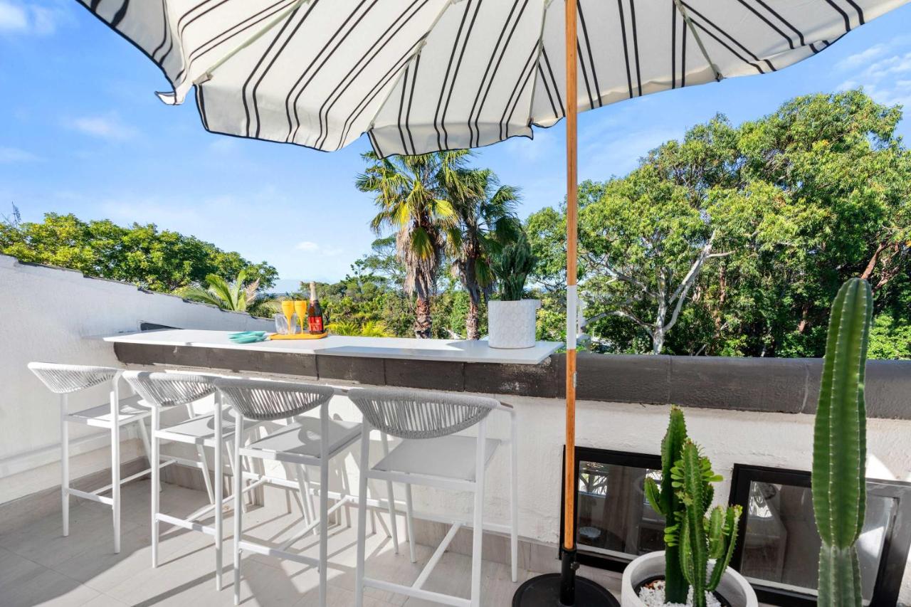 Yarraga Tropical Escape with Pool & Private Rooftop - B&B Sunshine Beach