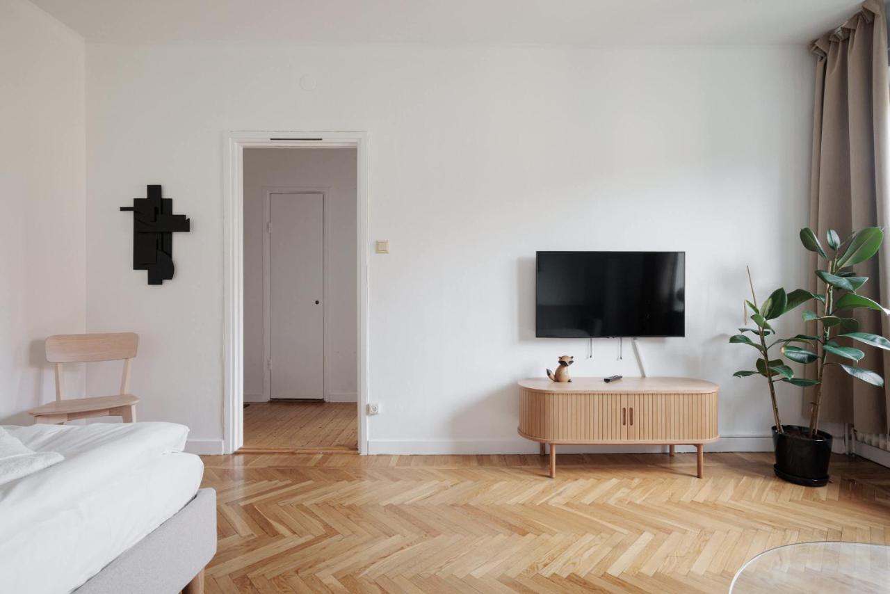 Charming studio in calm suburb - B&B Sundbyberg