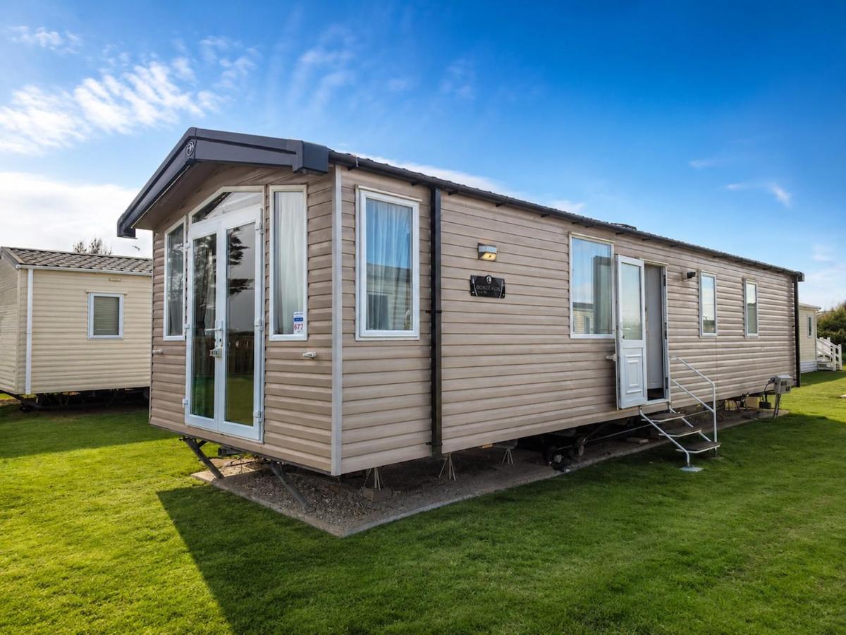 The Sandy Retreat a Stylish Caravan in Parkdean Camber Sands Resort, 2 Bedrooms, 1,5 Bathrooms, Sleeps 6 - B&B Camber