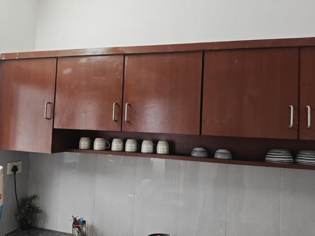 Elegant Escape 2 BHK WIFI, AC & Much More - B&B Indore