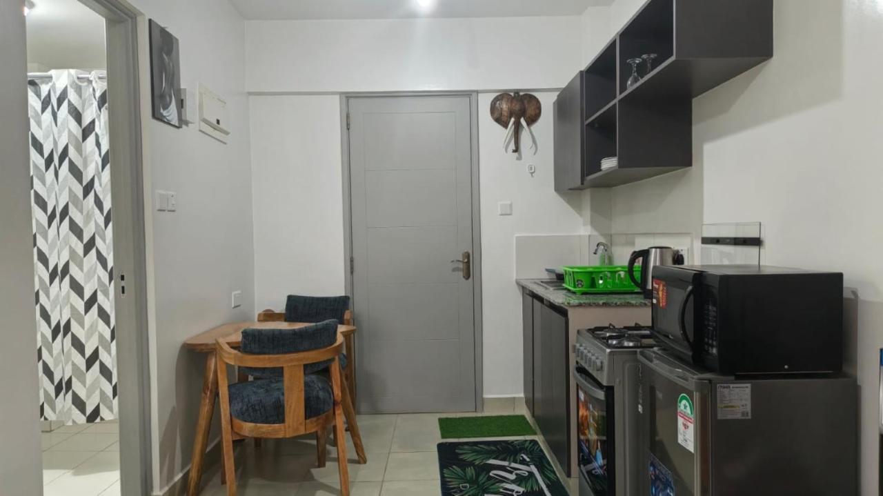 Cheapest furnished Studio at Garden City Mall Residency, Thika Road, Nairobi, Kenya - Chambres d'hôtes Nairobi