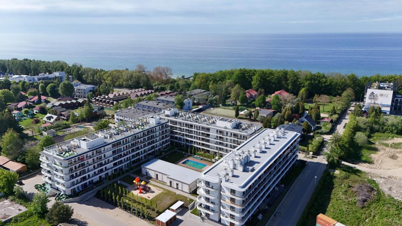 Aparts Care Apartament Morski Komfort z basenem - Bed and Breakfast Sianożęty