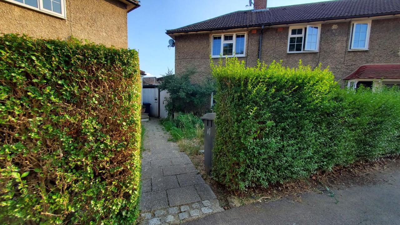 The Oak Retreat Homestay - B&B Edgware