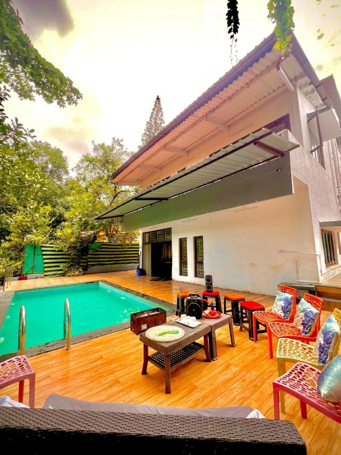 Nature View Friends Villa - The Dream Stays ll Infinity Big pool ll 3Rooms ll Wi-Fi - B&B Lonavla