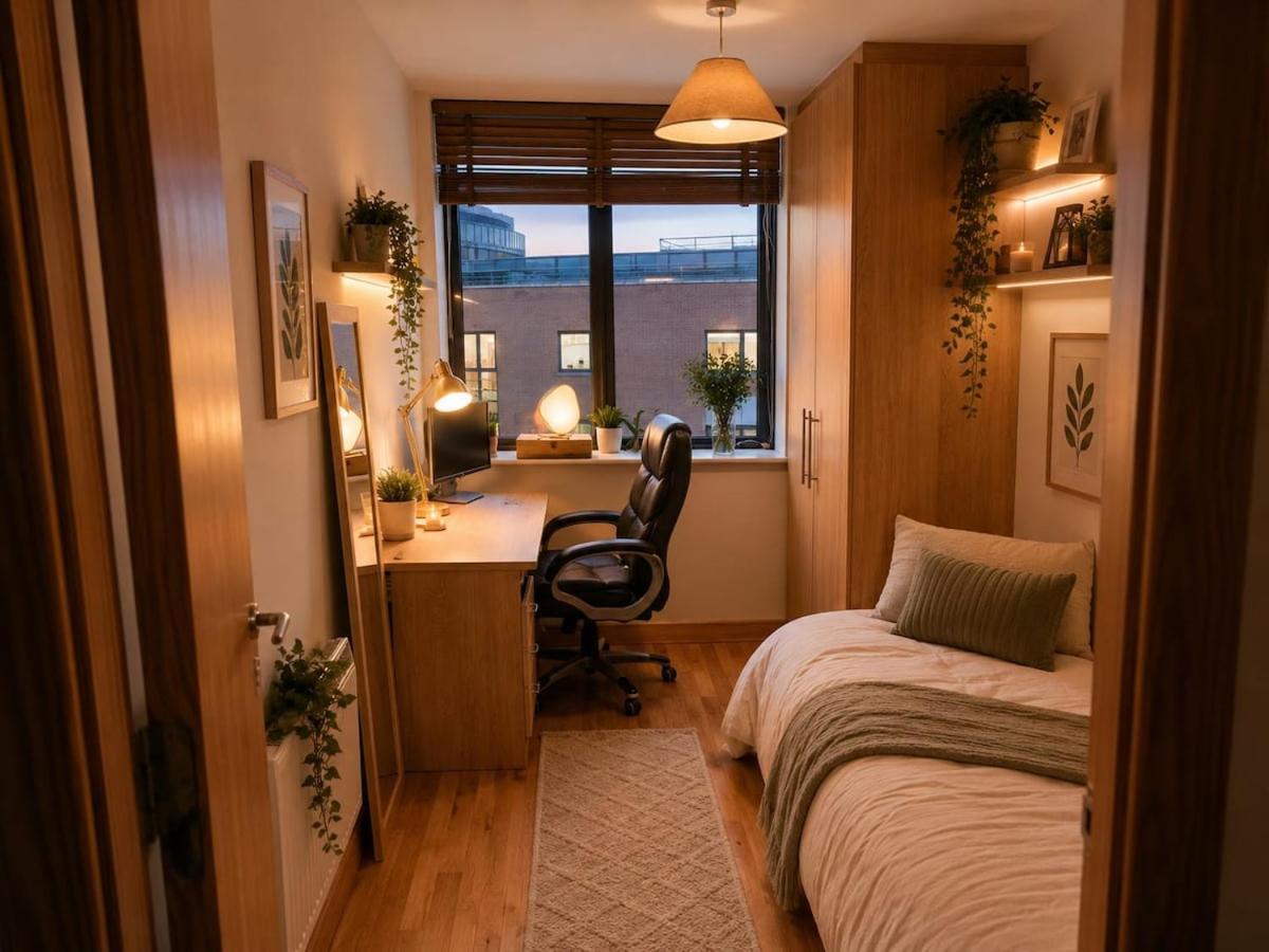 Cosy room with private bathroom - female only - Ferienwohnung Dublin