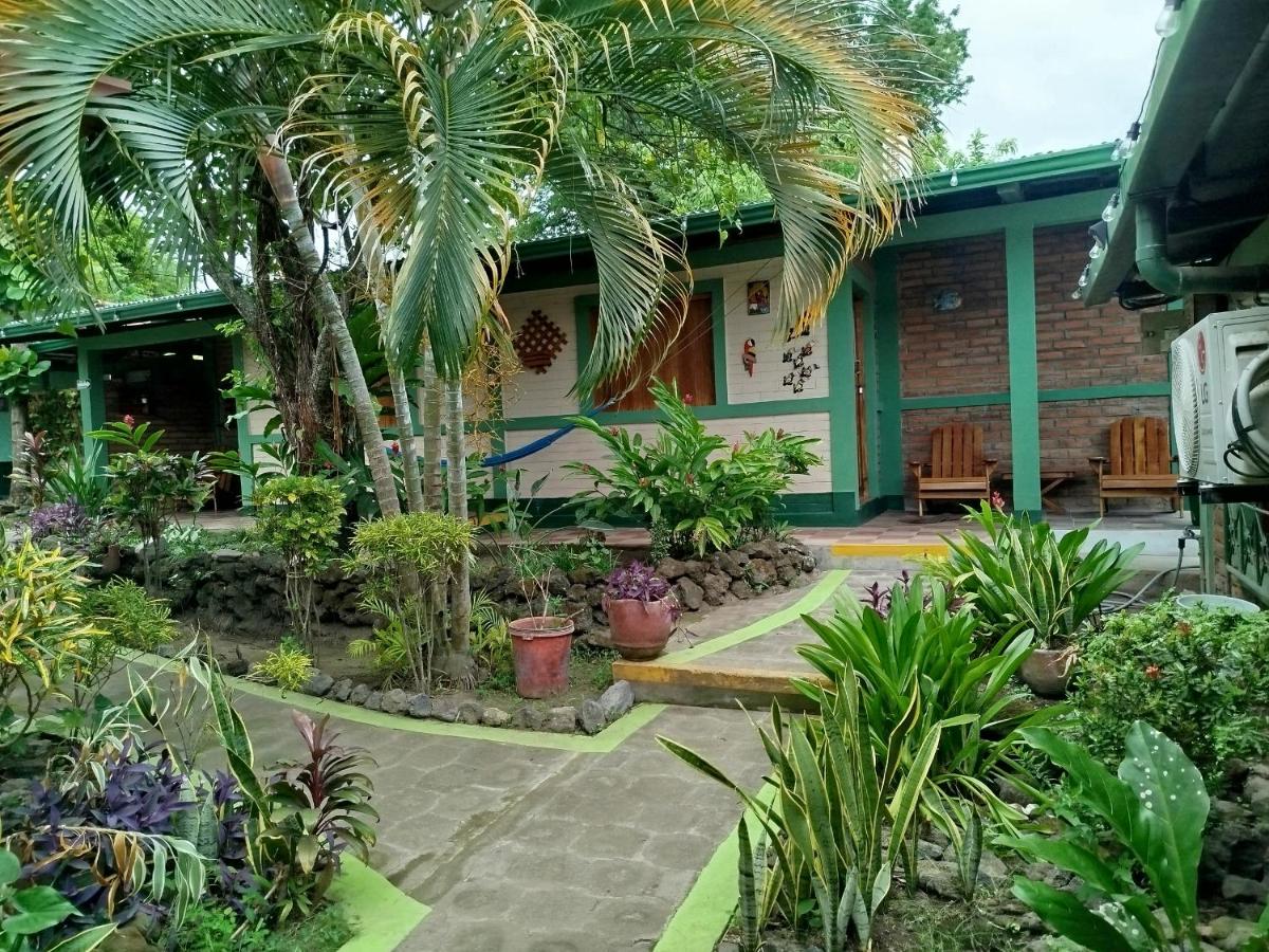 Hostal Casa Mozorola - B&B Altagracia