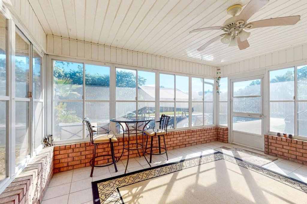 Inviting dog-friendly home with pool hot tub enclosed yard & WD - B&B Perdido Key