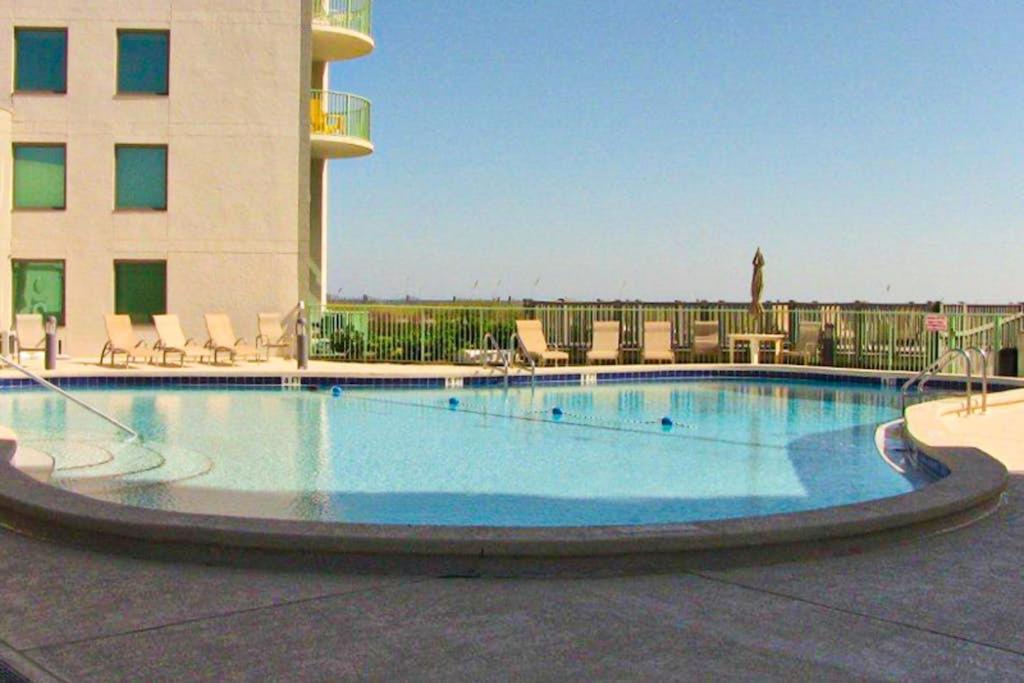 9th-floor Gulf-front condo with spectacular views pool beach access & private balcony - B&B Perdido Key
