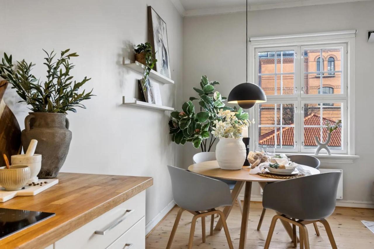 Modern apartment near Nidaros Cathedral & Solsiden - B&B Trondheim