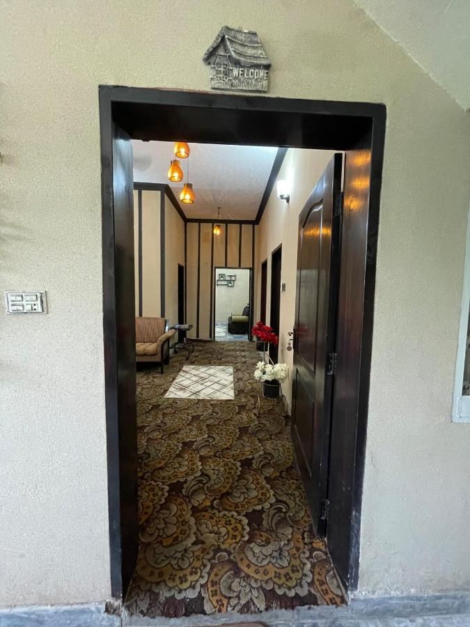Your Perfect Home Away From Home - Ferienwohnung Lahore