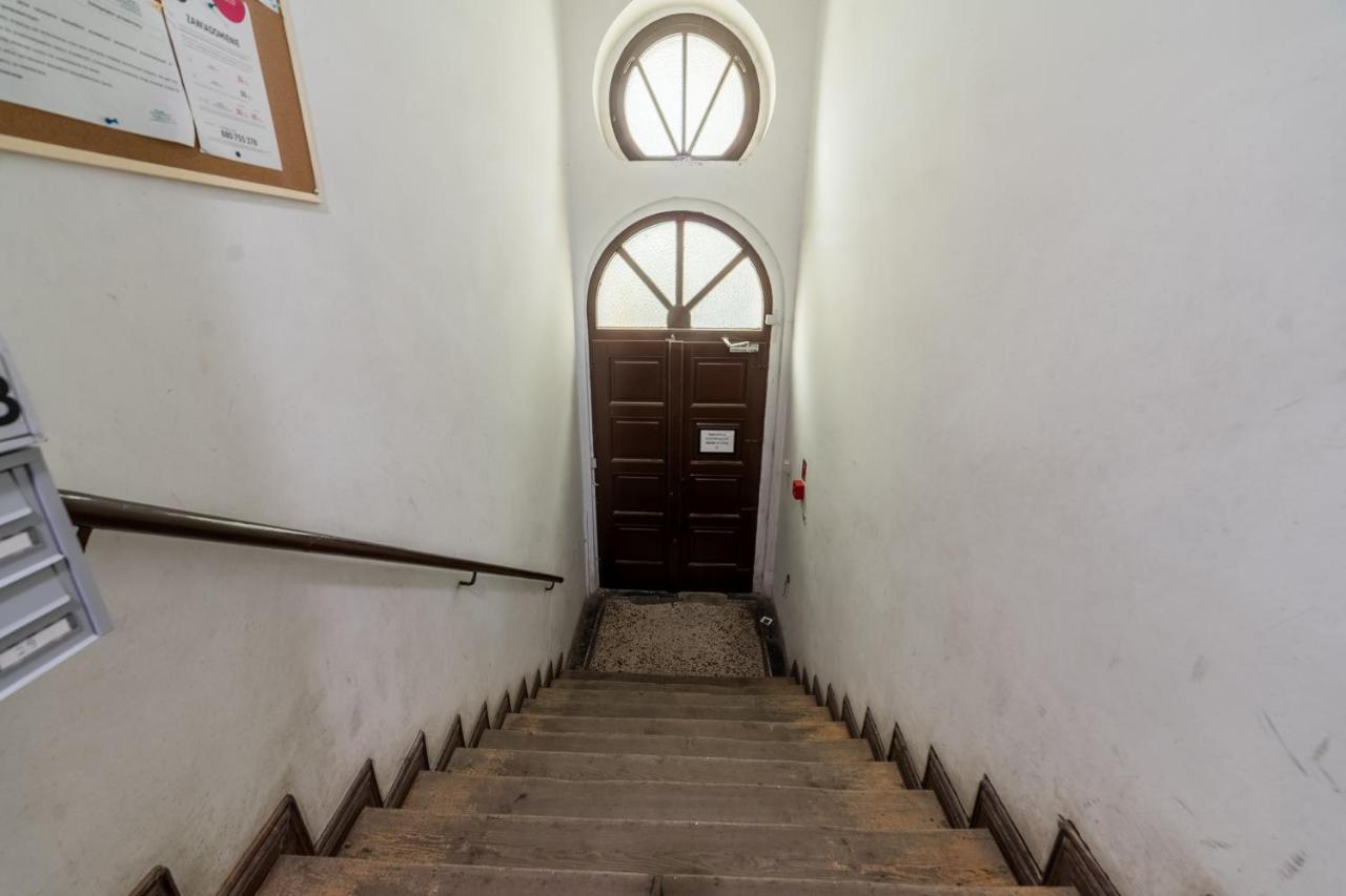 Różana City Center Studio by BookingHost - Bed and Breakfast Poznań