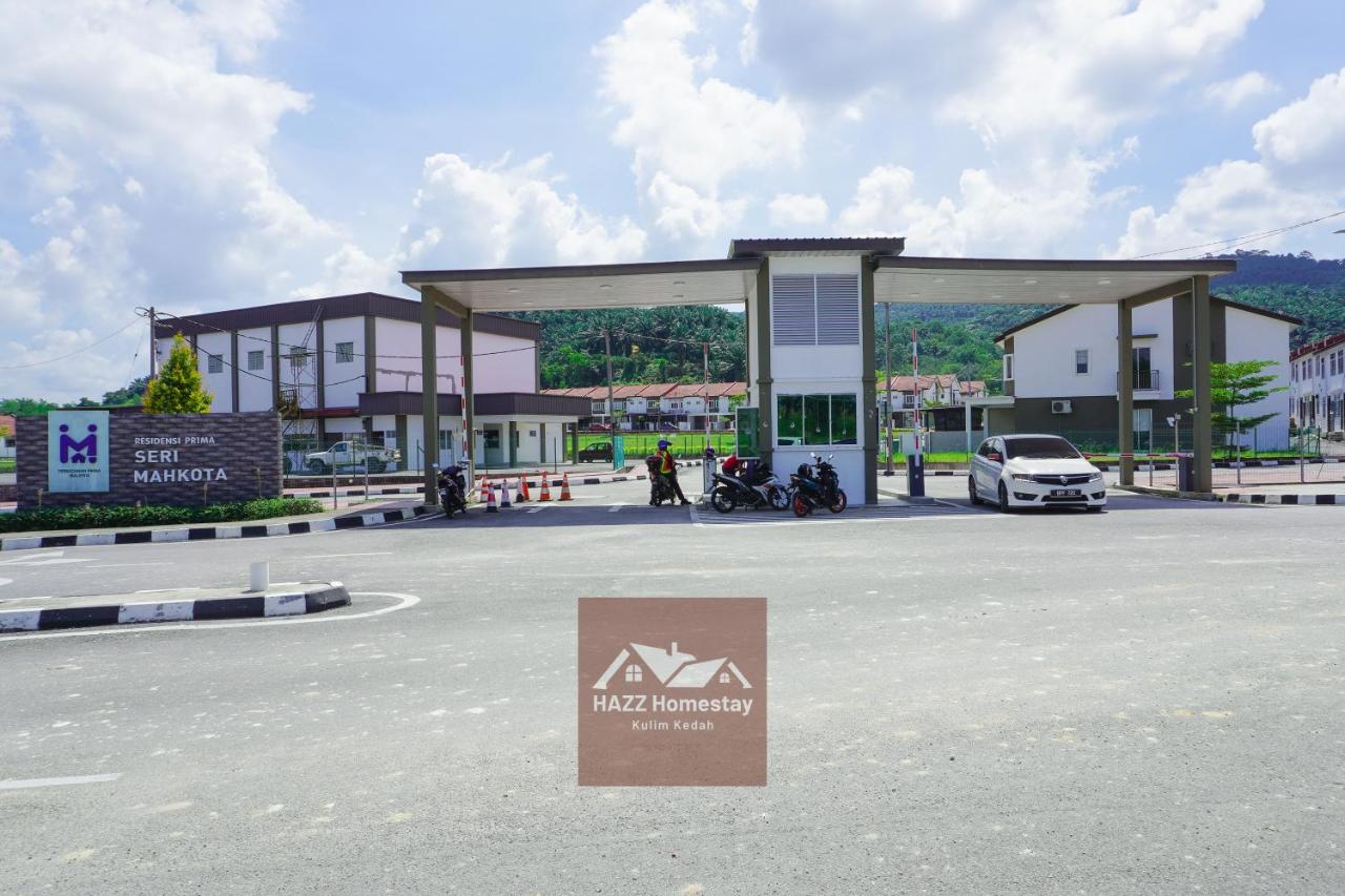 HAZZ Homestay Seri Mahkota 3BR Aircond - B&B Kulim