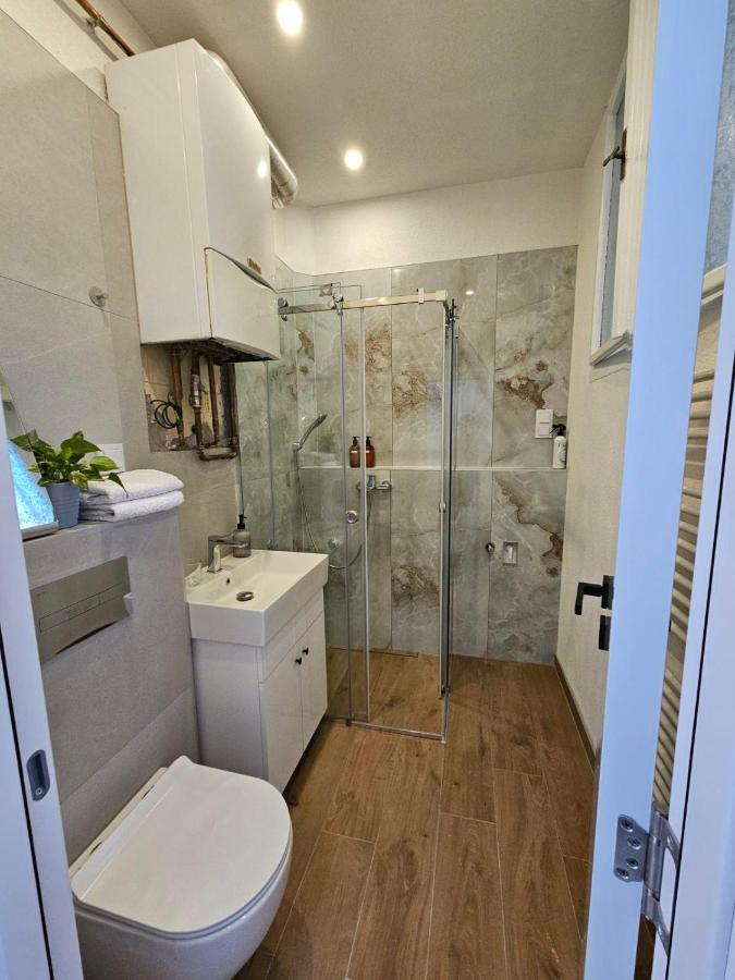 The Dozo - Studio Modern, Central and Newly Renovated - Chambres d'hôtes Sarajevo