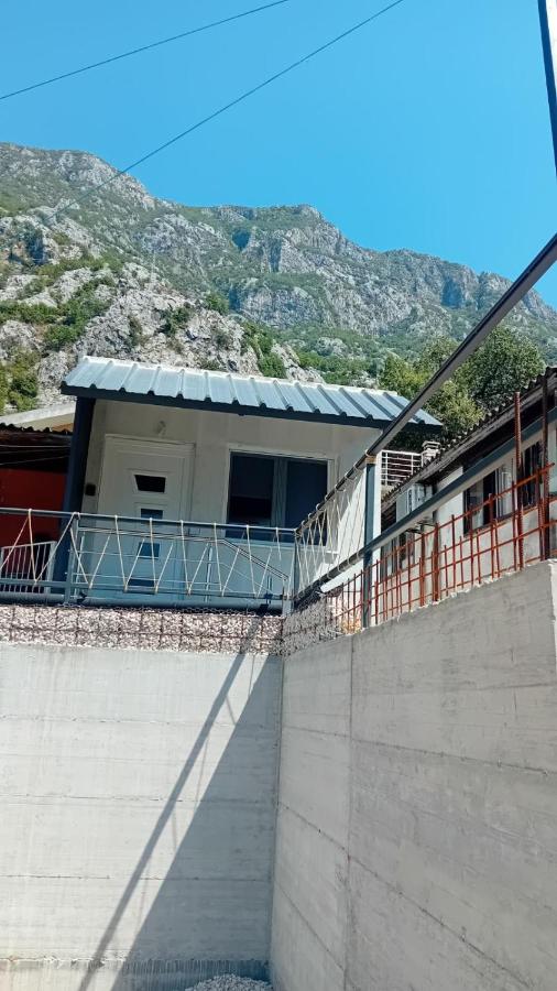 L & A Apartment - Bed and Breakfast Dobrota