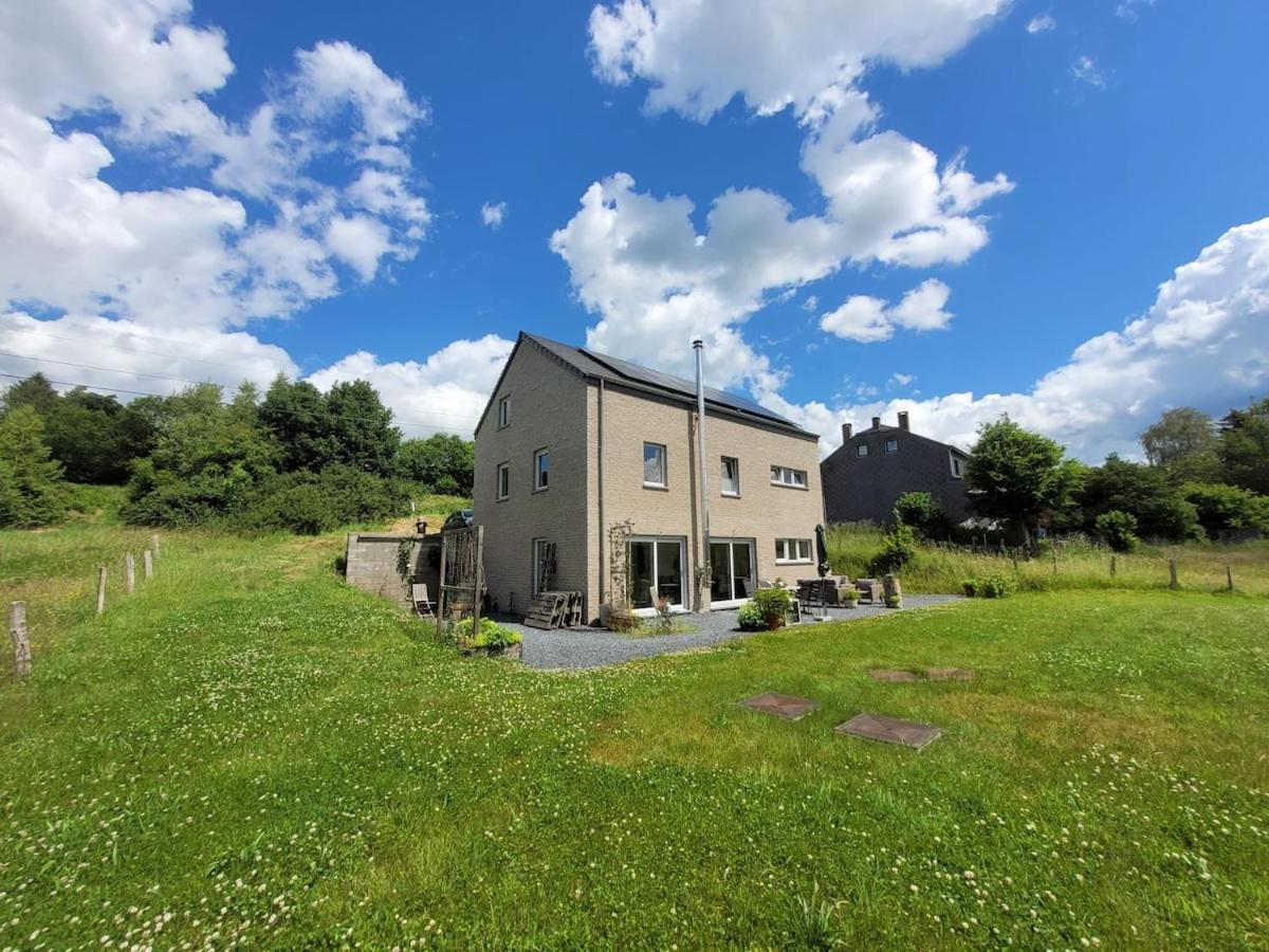 House close to Vielsalm with beautiful views - Bed and Breakfast Vielsalm