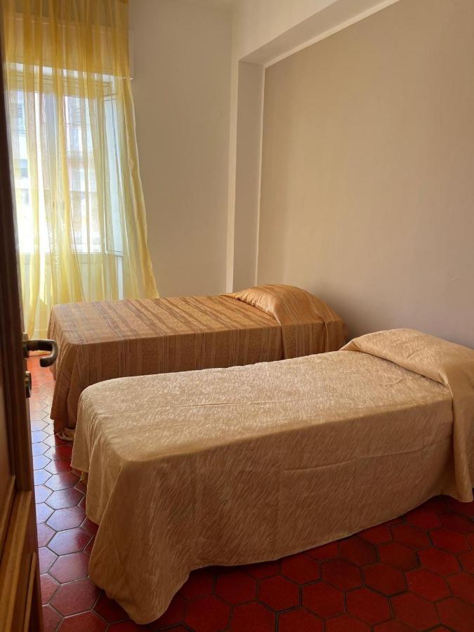 Piazza Duomo Apartments - Chambres d'hôtes Terrasini