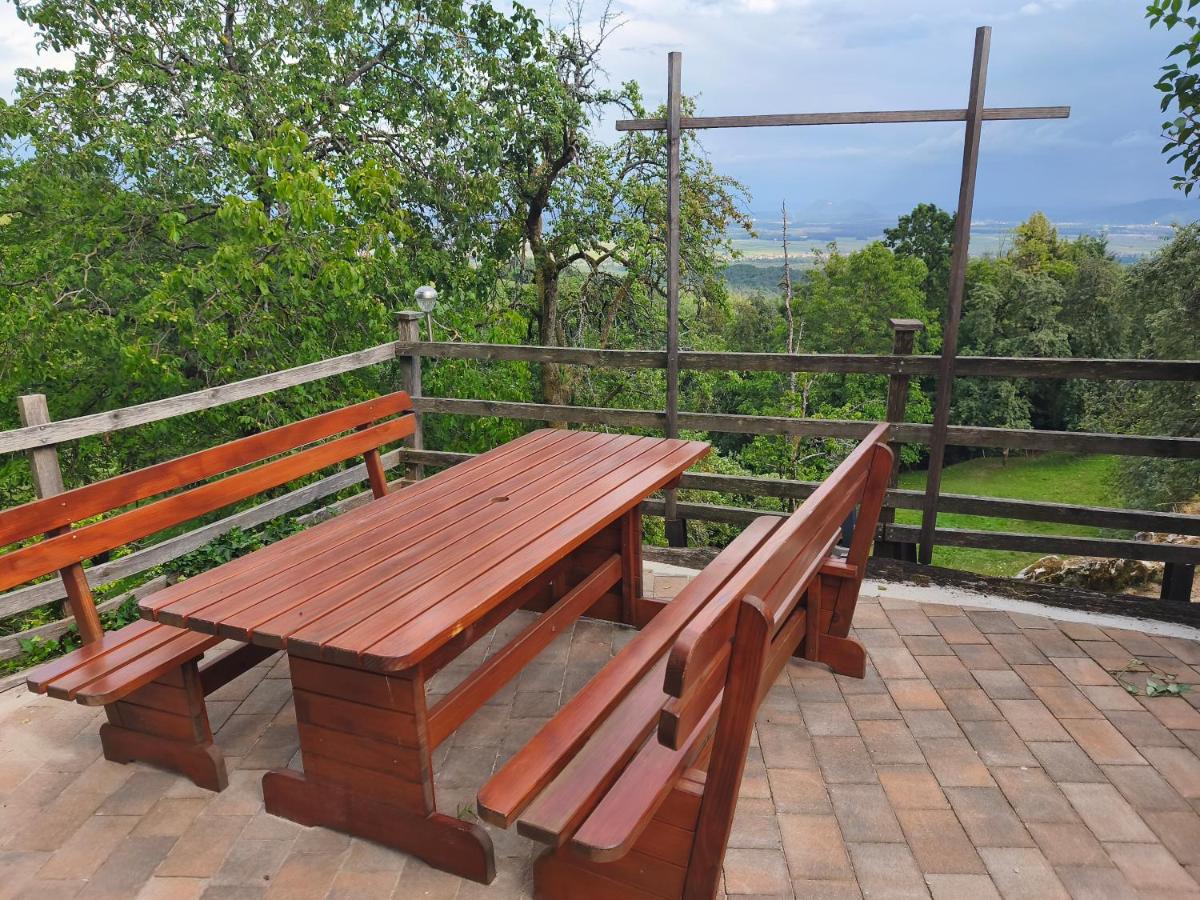 Pr' Končovc - wooden tent - B&B Kranj