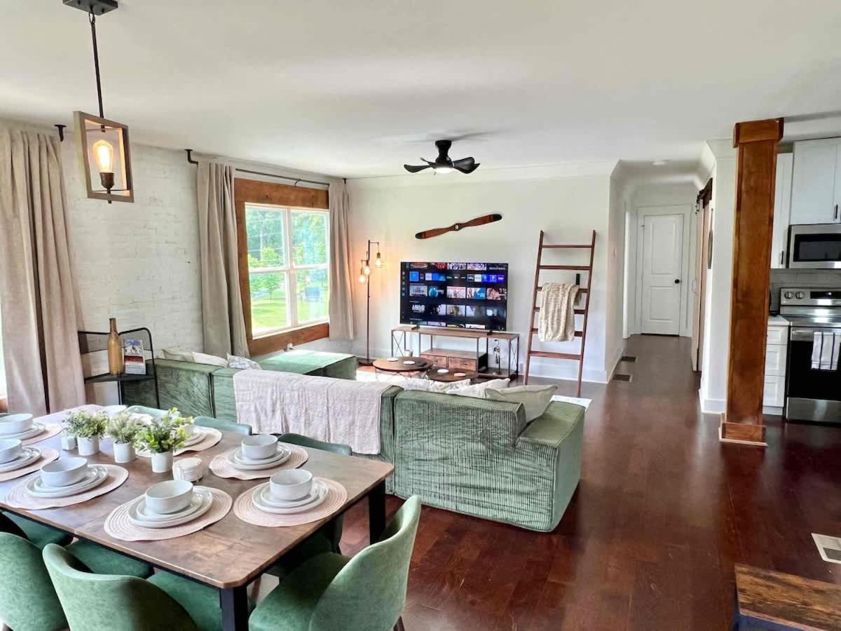 Luxe 2 500 Sq ft Historic Retreat-Near Blue Ridge - B&B Epworth
