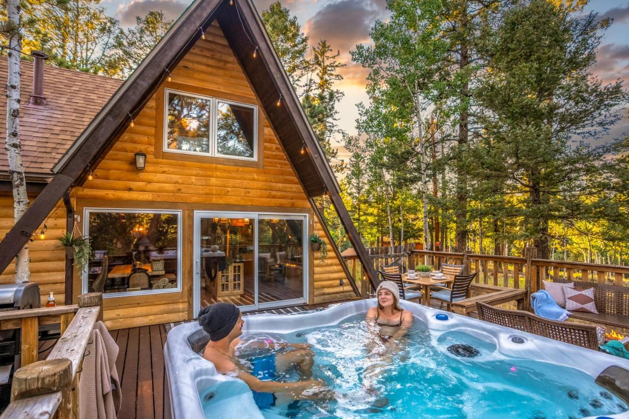 Timber A-Frame, Large Deck, Hot Tub, Fireplace - Bed and Breakfast Divide