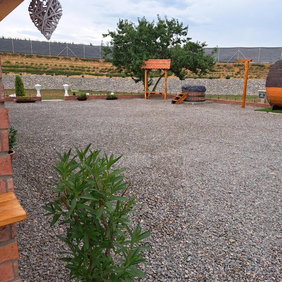 Déjá-Vu Apartmanház - Bed and Breakfast Szigetvár