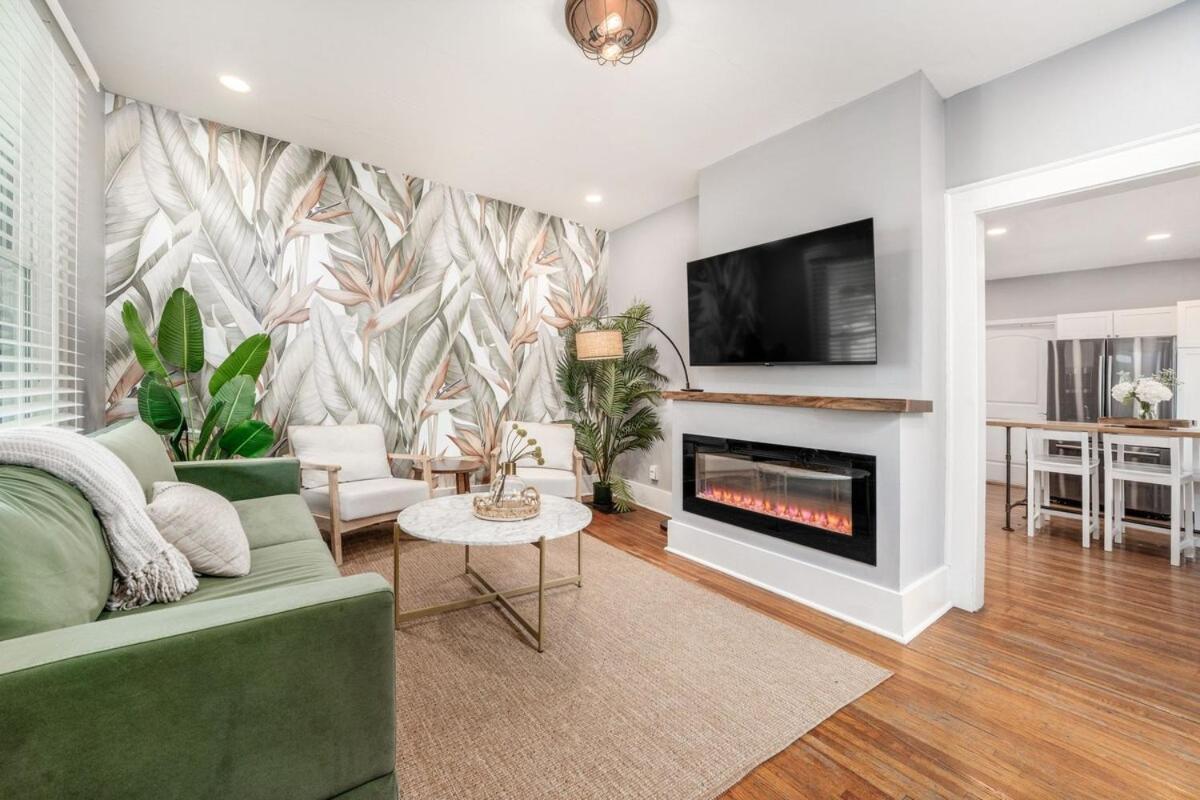 Luxe 3BR - Hot tub and Parking - Near OSU & Downtown - B&B Columbus