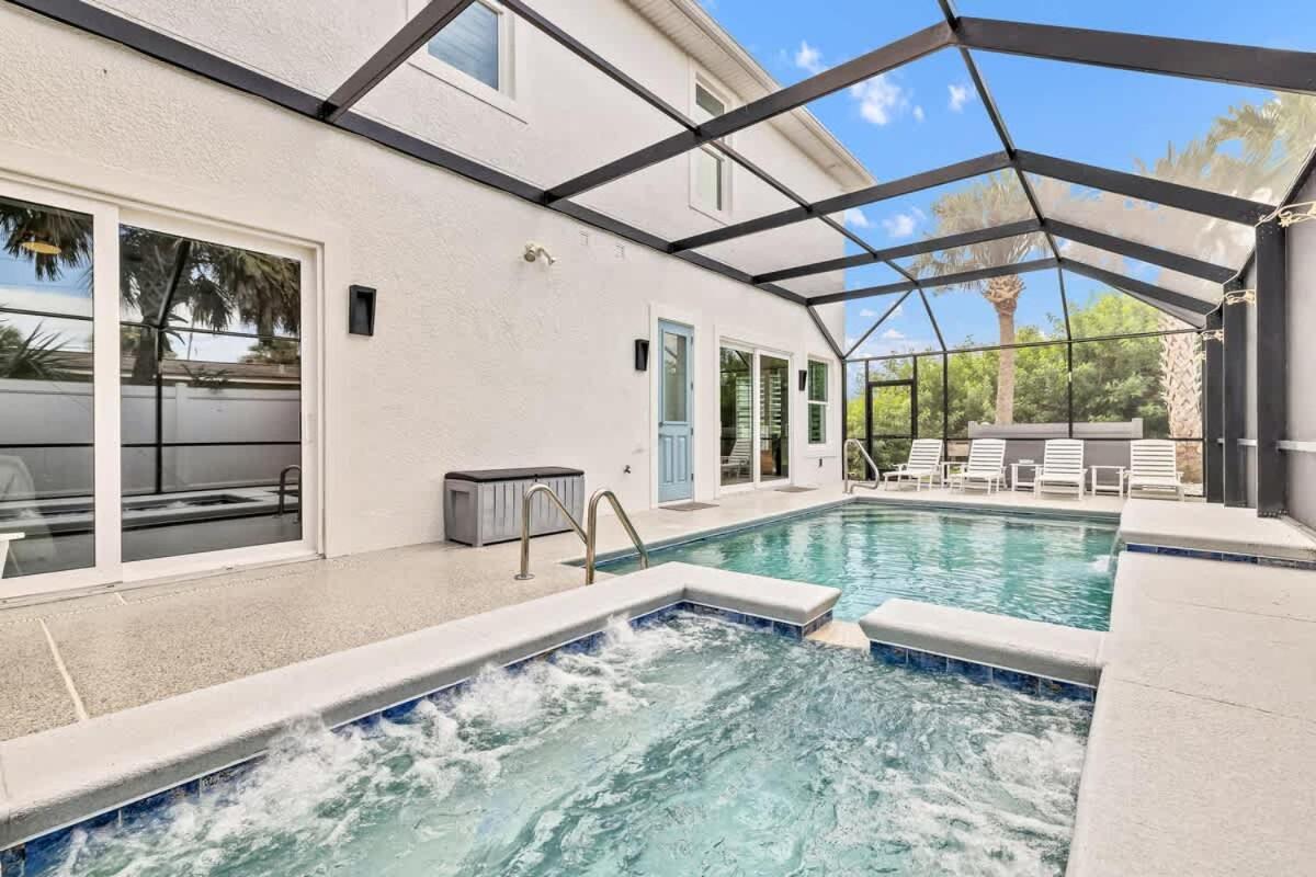Ponce Inlet Surf Villa- Steps to beach with pool and spa! - B&B Port Orange