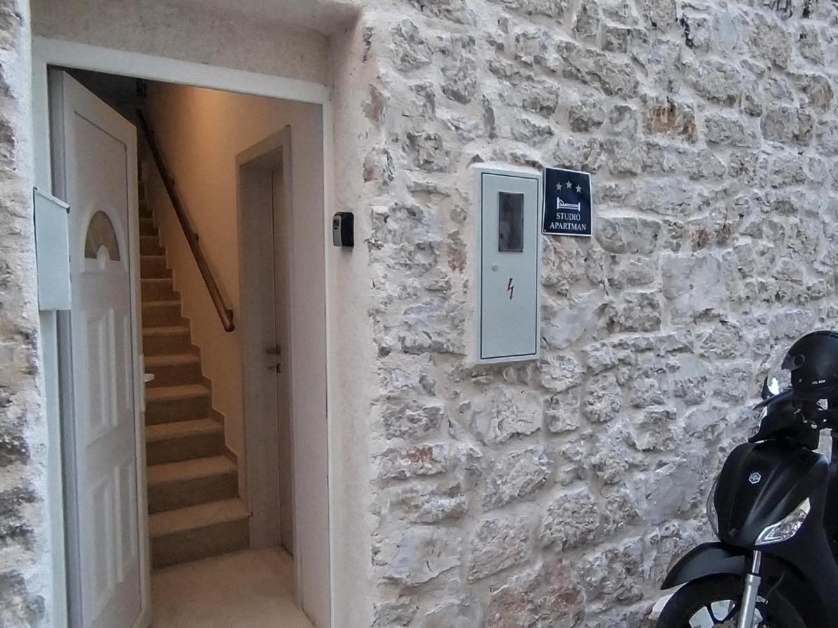 Studio apartman Petra - B&B Murter