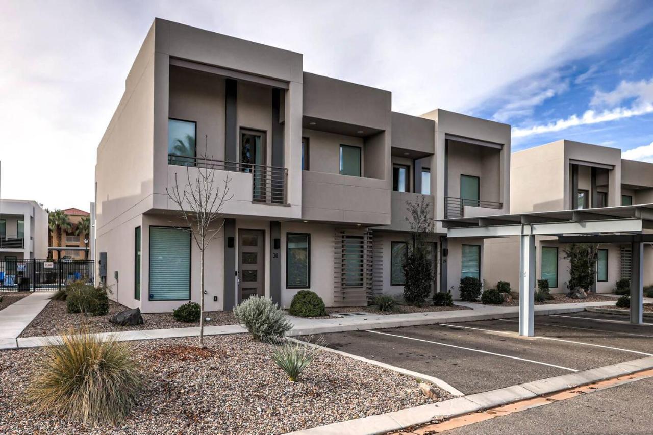 Poolside Retreat - King Beds - Dog Friendly - B&B St. George