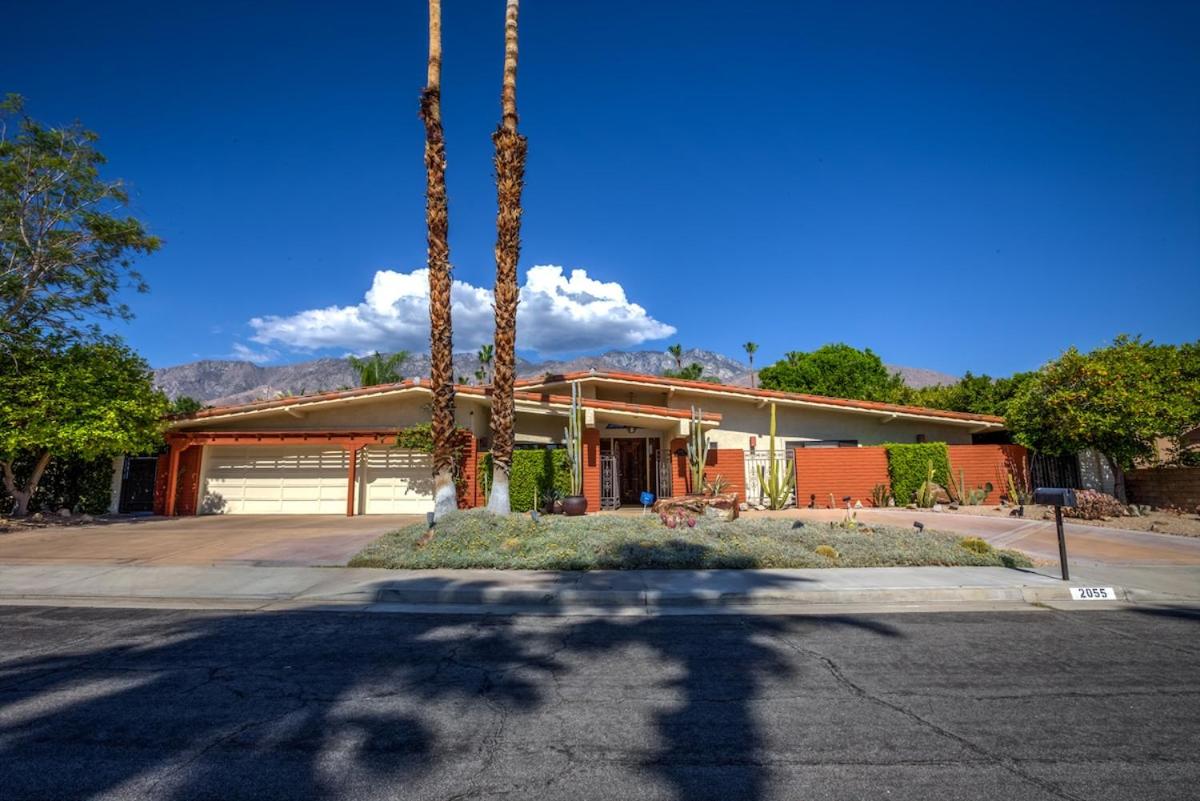 Gorgeous Villa - Pool, Spa, Spacious - Upscale Area 3 Beds, 3 Baths - Bed and Breakfast Palm Springs