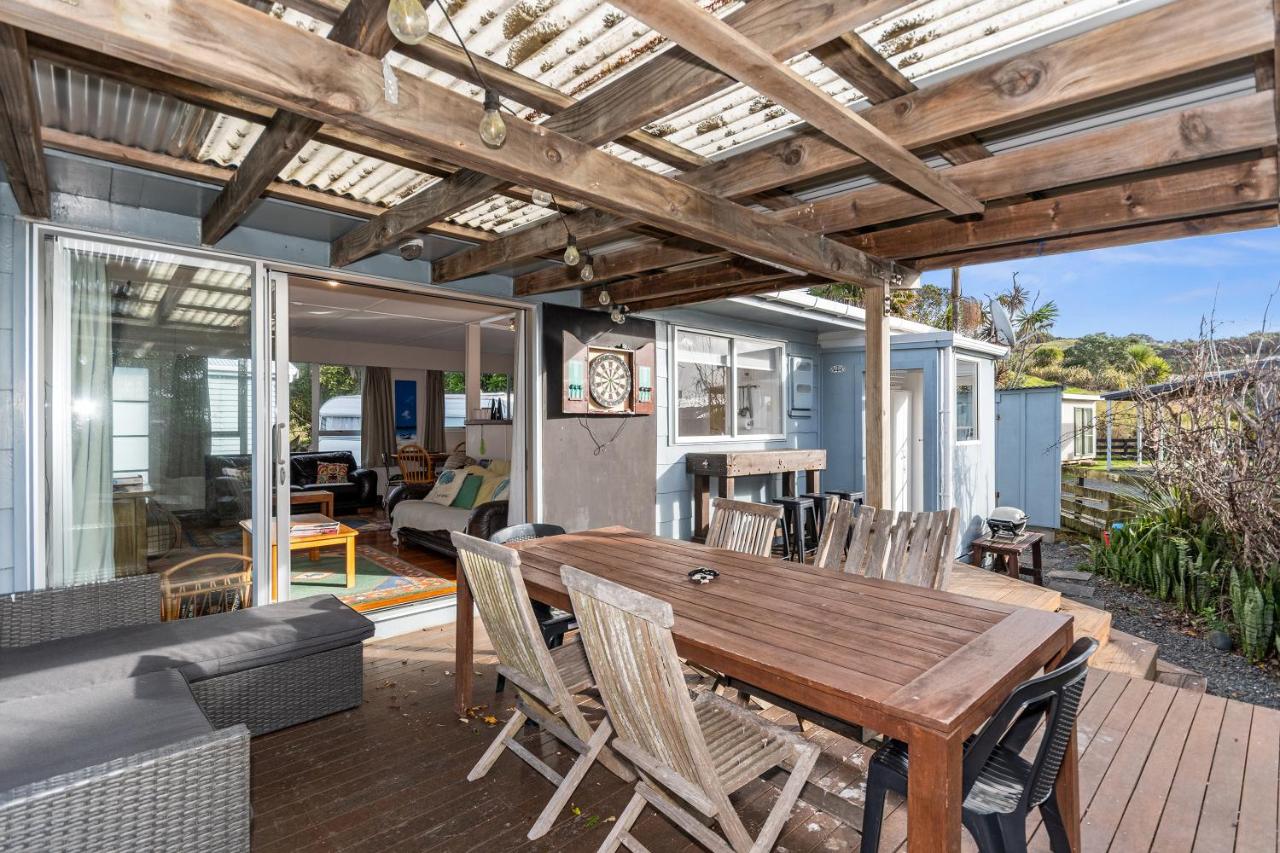 Coastal Hideaway - Waipu Cove Holiday Home - B&B Waipu