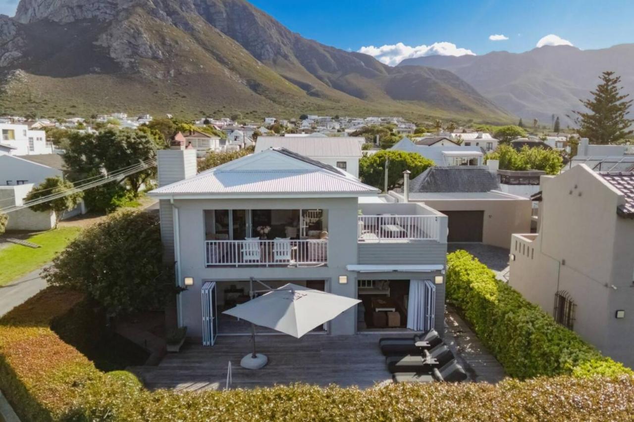 Villa Armonia Grotto Beach Large Deck W Pool - Bed and Breakfast Hermanus