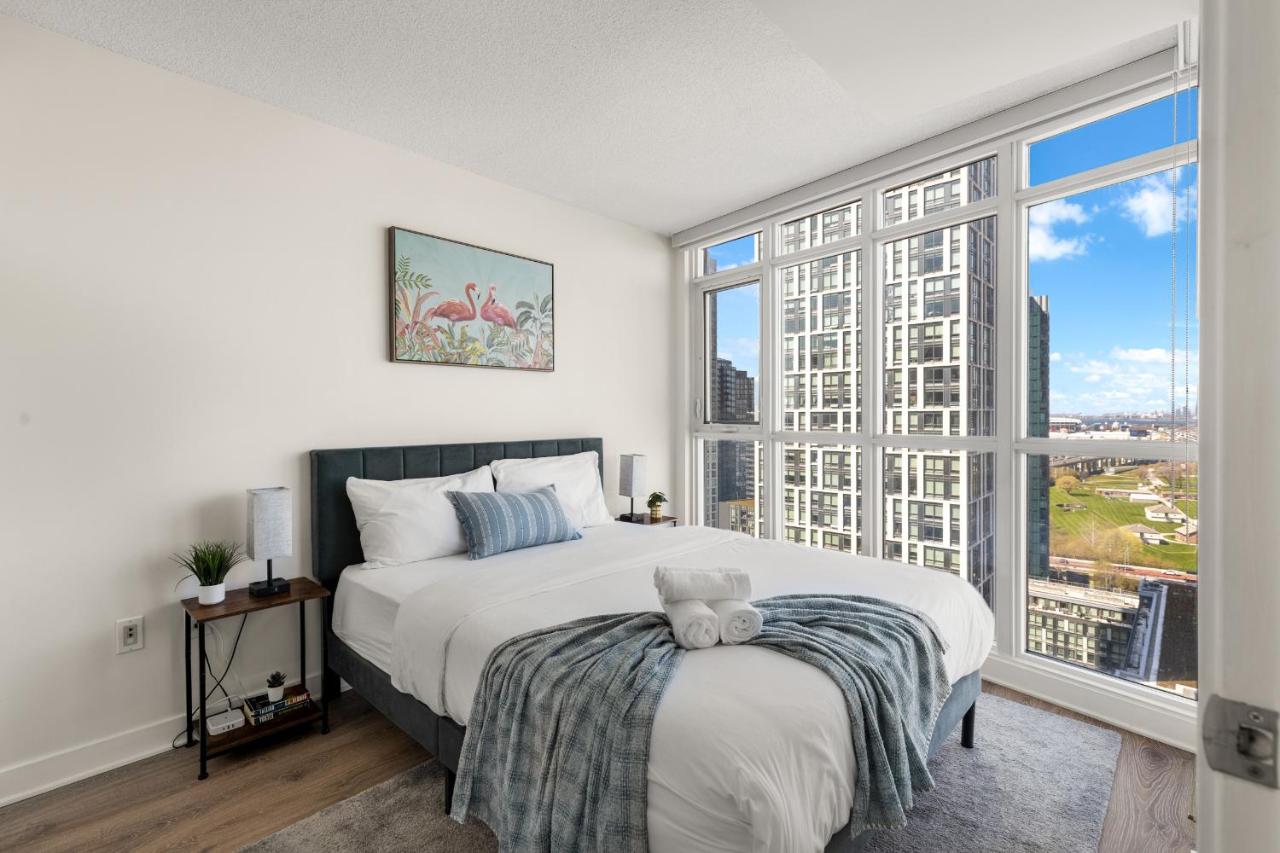Elegant Condo, Toronto Views , CityPlace Downtown - Ferienwohnung Toronto