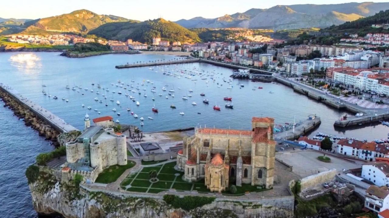 Encantador apartamento en el centro de Castro CON PARKING - Ferienwohnung Castro Urdiales