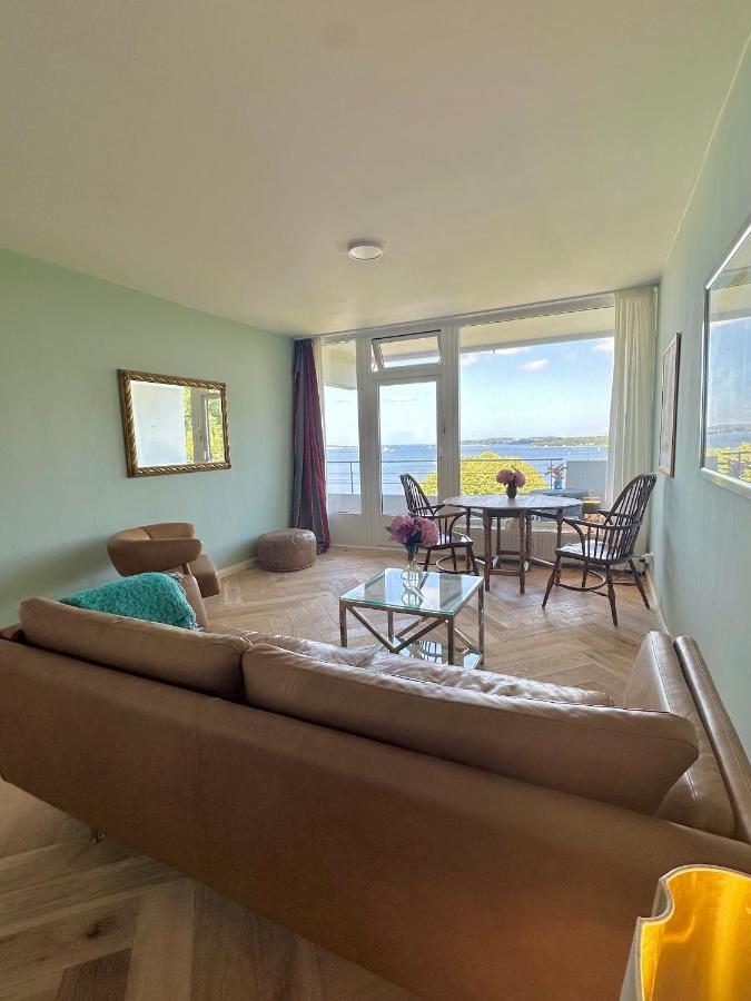 2-Zimmer-Apartment mit traumhaften Kieler Förde Blick - Chambres d'hôtes Kiel