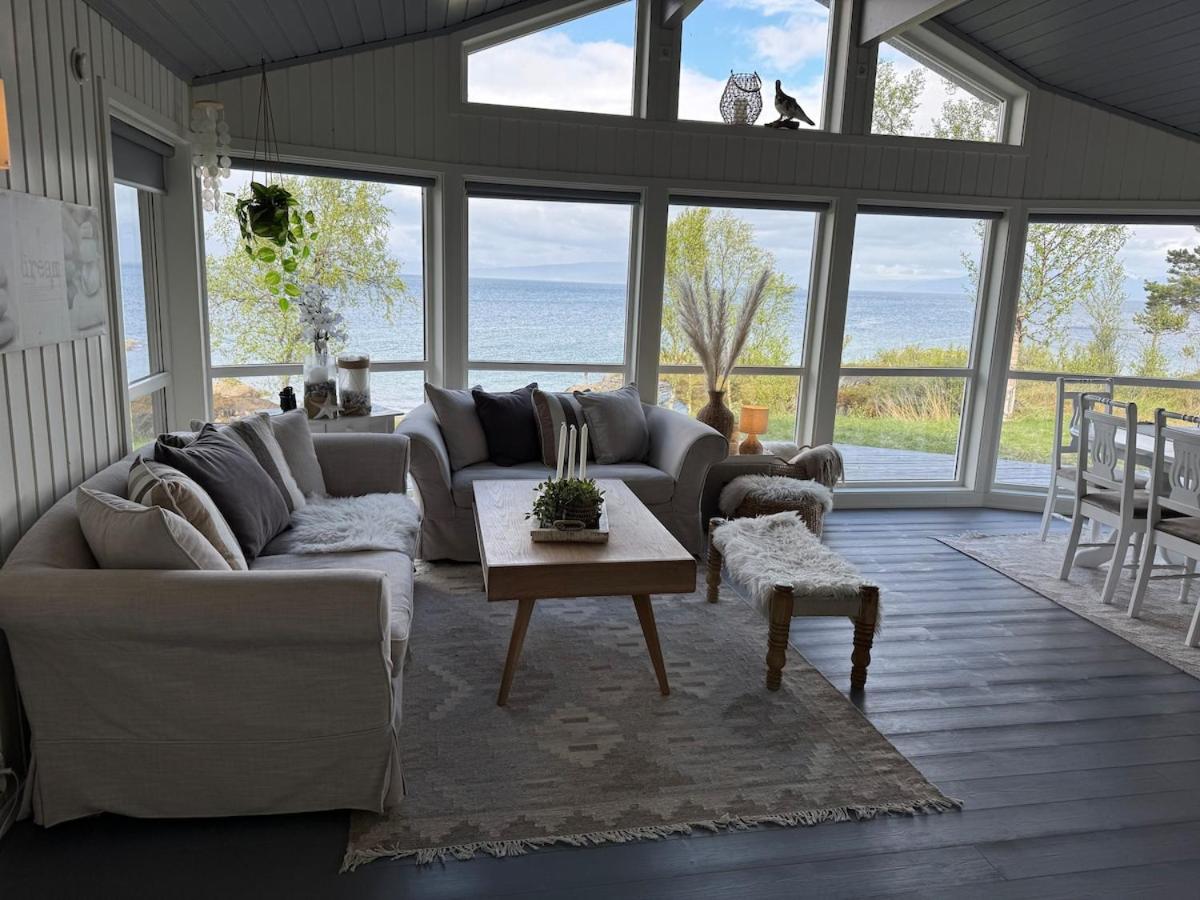 Sjøhytte med jacuzzi, sauna og panoramautsikt - B&B Narvik