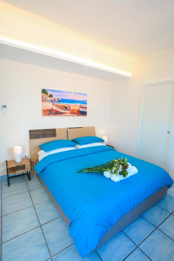 Deluxe Double Room with Balcony and Sea View