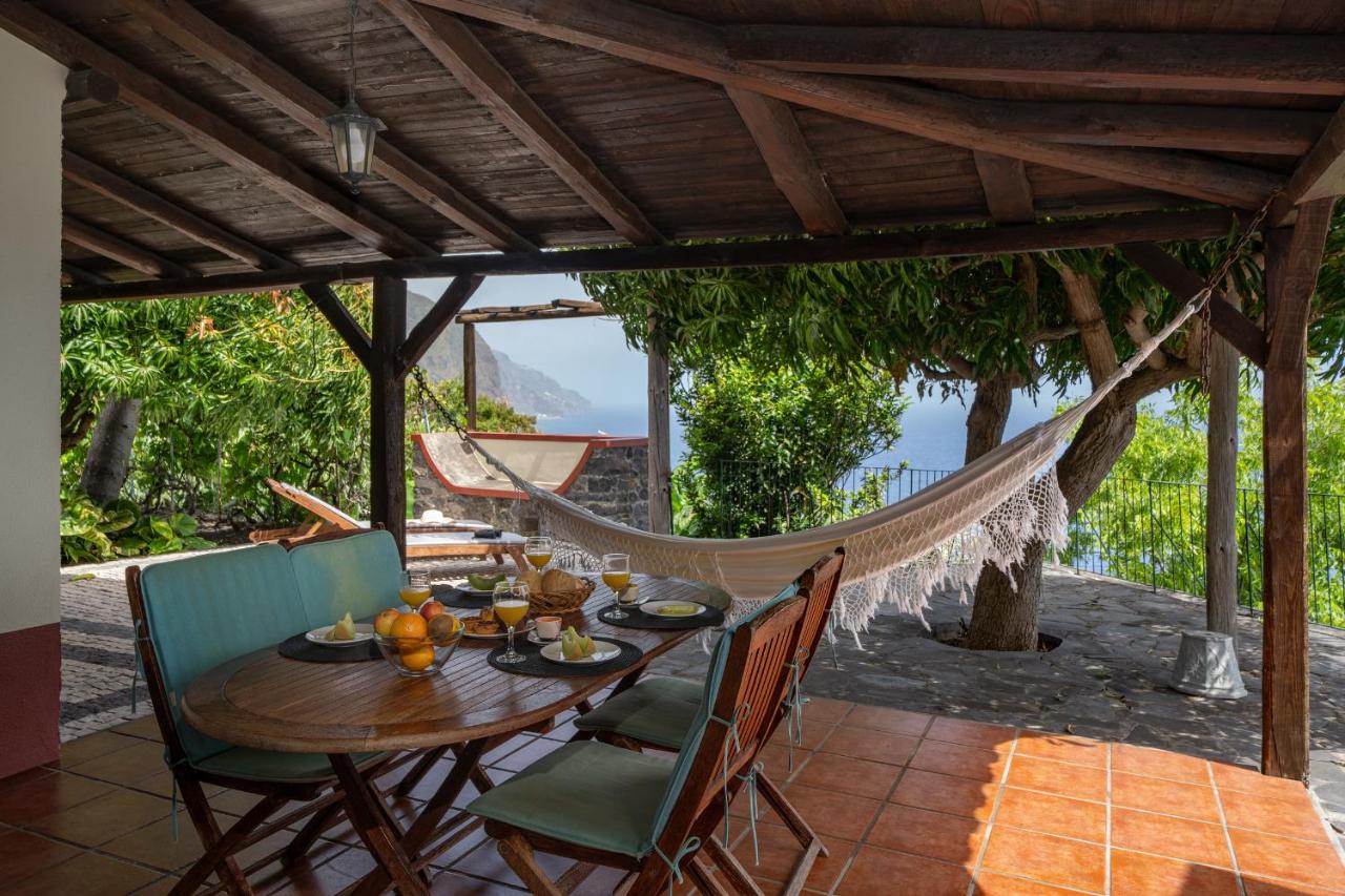 OurMadeira - Stonecliff Cottage - Bed and Breakfast Calheta