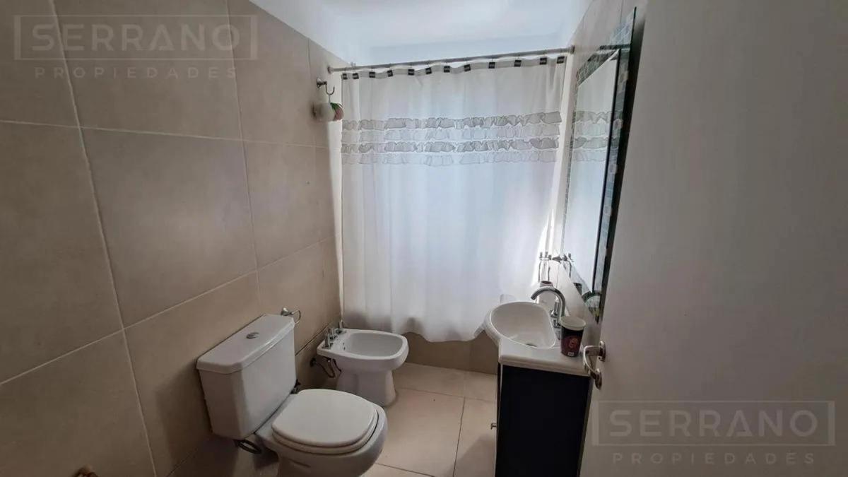 Moderno Dúplex con Jardín en Barrio Cerrado, Pilar - Chambres d'hôtes Pilar