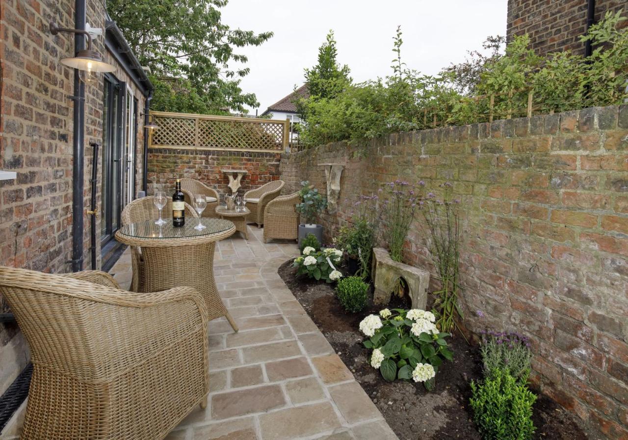 St Olaves House Sleeps 10 - Chambres d'hôtes York