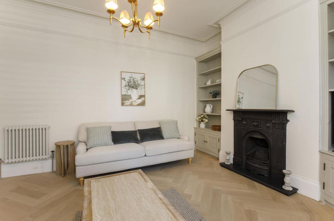 St Olaves House Sleeps 10 - B&B York
