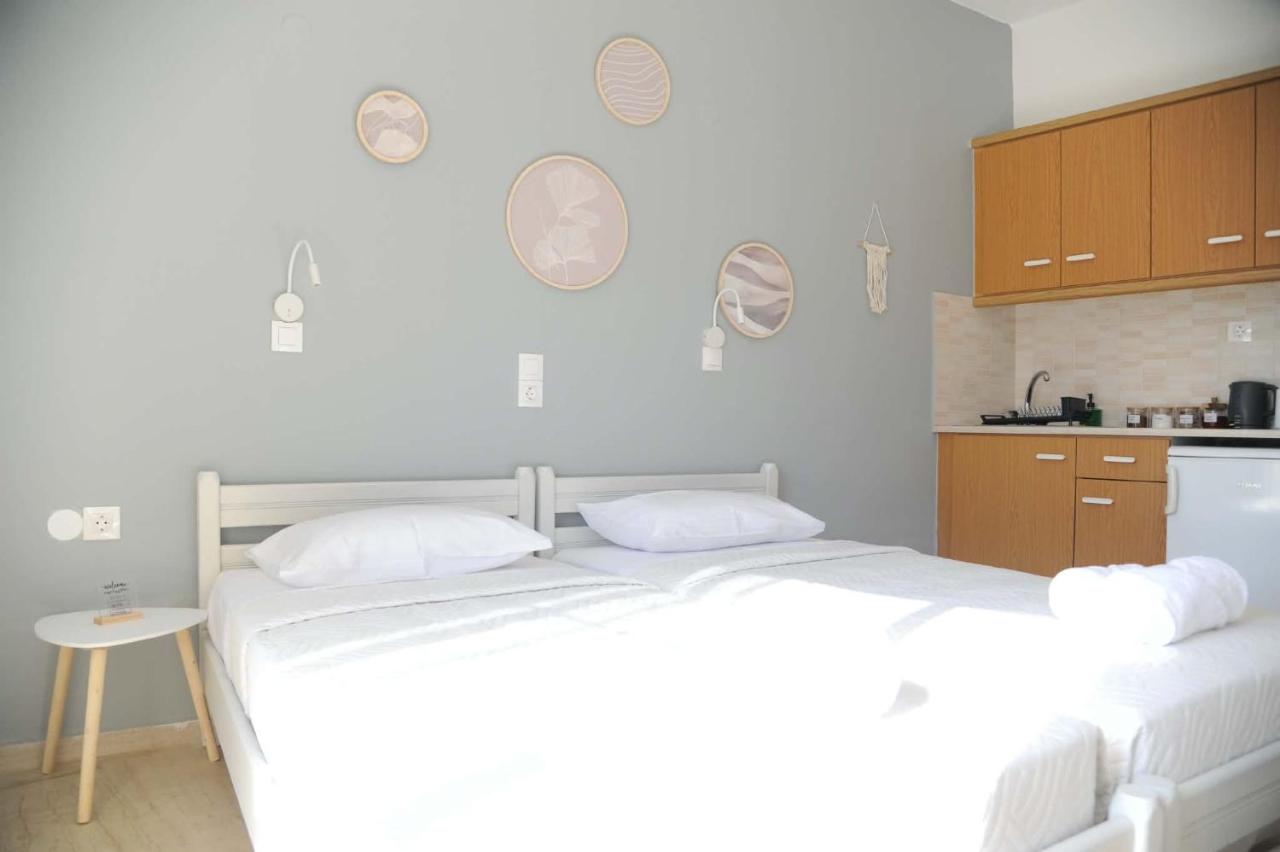 MR RedNikos - B&B Sellía