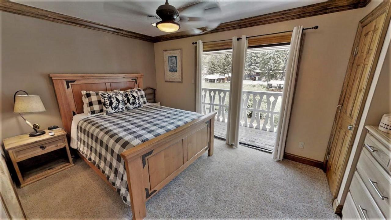 Claim Jumper Townhouse 02 - Bed and Breakfast Red River