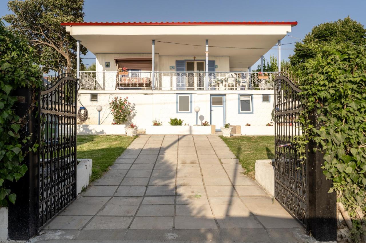 Eléora House - Bed and Breakfast Néa Irákleia