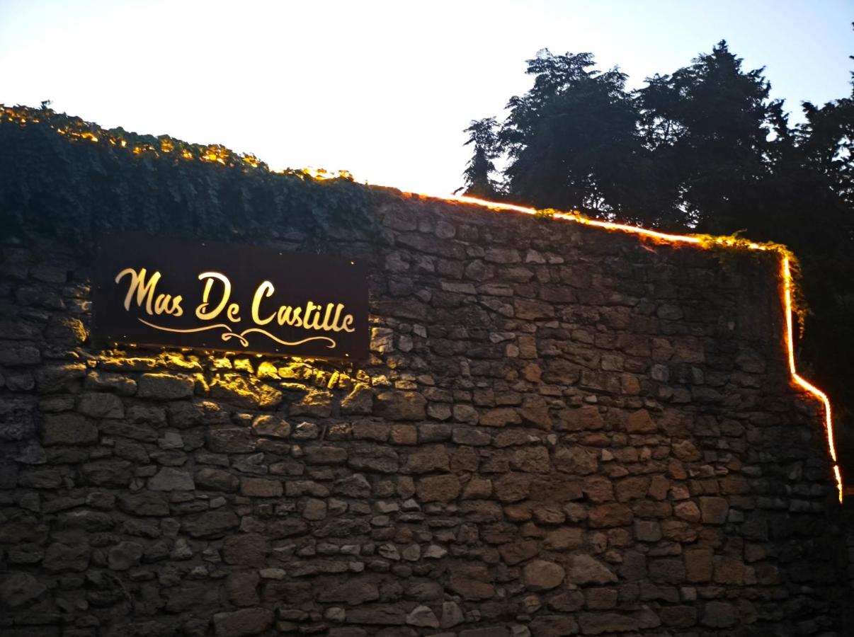 Maison d'hôte Mas de Castille entre Uzès et le pont du Gard - Bed and Breakfast Argilliers